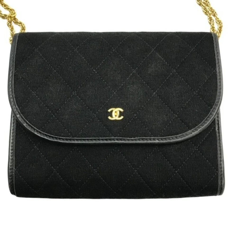 CHANEL Black Shoulder Bag